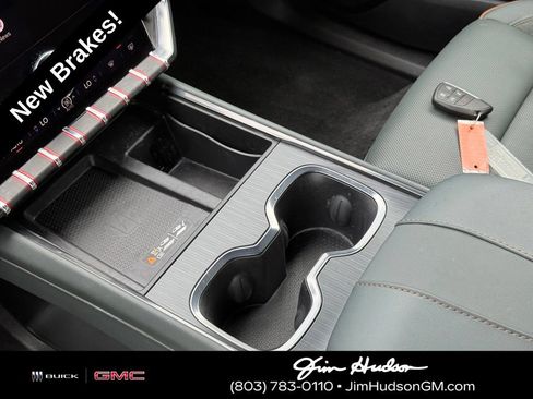 Certified 2024 GMC Acadia AT4 w/ Luxury Package AWD/4WD image 34