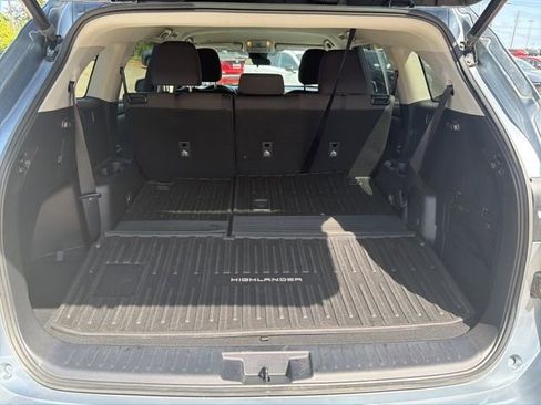 Used 2022 Toyota Highlander LE image 13