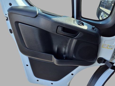 Used 2026 RAM ProMaster 2500 w/ Convenience Group FWD image 18