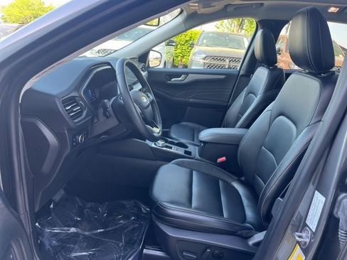 Certified 2025 Ford Escape Platinum AWD/4WD image 25