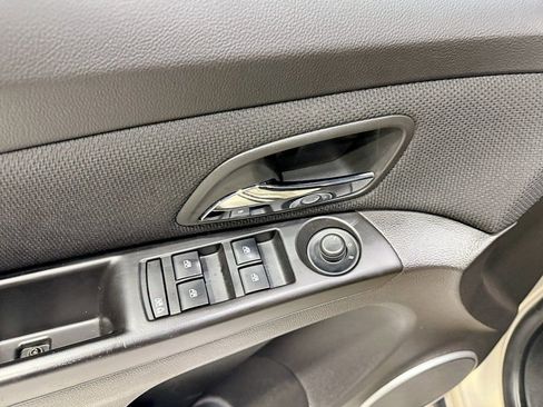Used 2011 Chevrolet Cruze Eco image 22