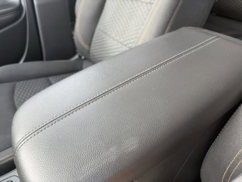 Used 2021 GMC Terrain SLE w/ Driver Convenience Package image 28