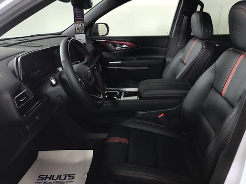 New 2026 Chevrolet Traverse RS w/ LPO, Floor Liner Package image 6