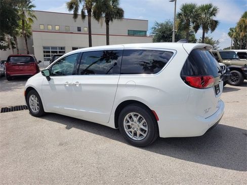New 2026 Chrysler Voyager LX image 9