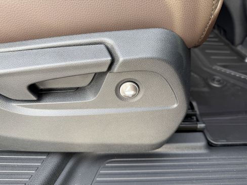 New 2026 Honda Pilot Touring image 17