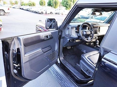 Used 2025 Ford Bronco Outer Banks image 36