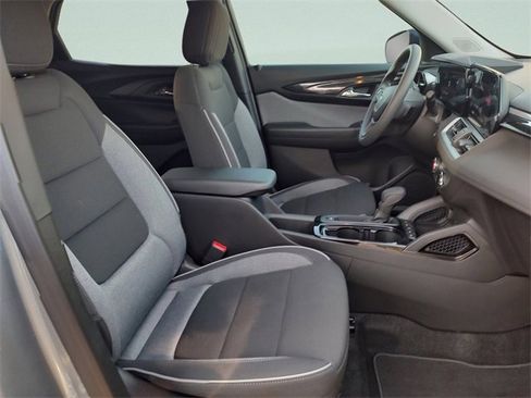 Used 2026 Chevrolet TrailBlazer LS w/ LS Convenience Package image 32