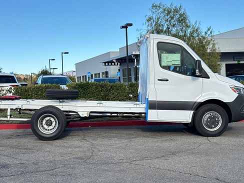 New 2024 Mercedes-Benz Sprinter 4500 image 7