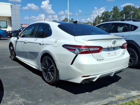 Used 2020 Toyota Camry XSE FWD image 4