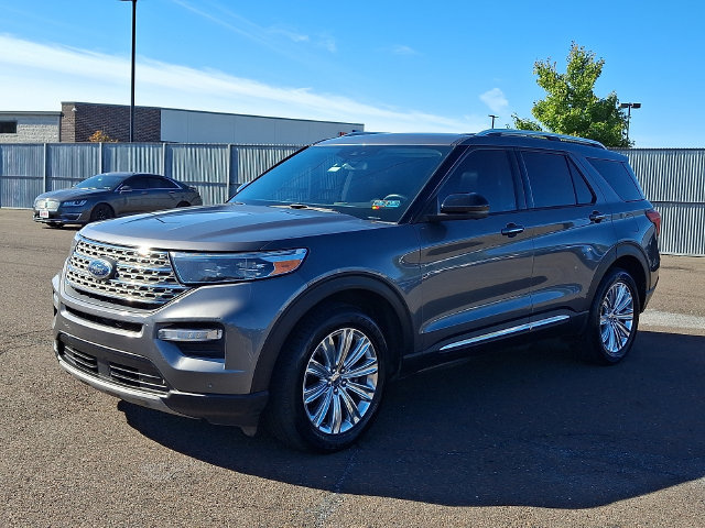 Used 2021 Ford Explorer Limited w/ Hybrid Equipment Group 310A AWD/4WD image 3