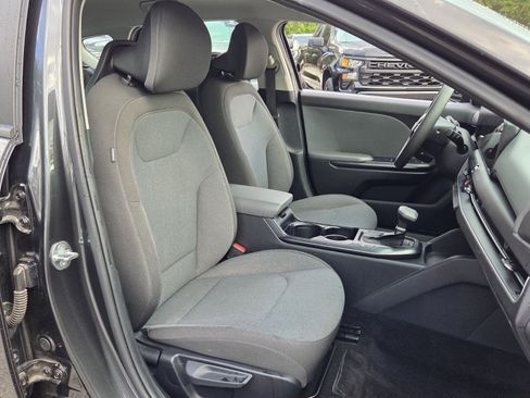 Used 2025 Kia K4 FWD image 22