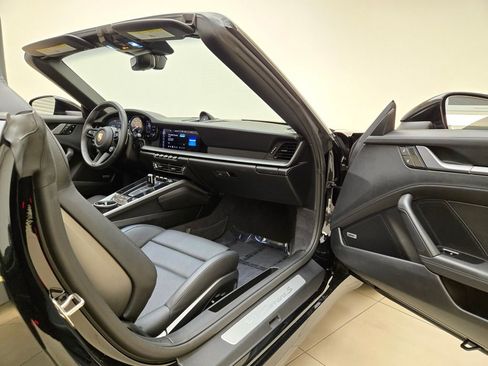 Used 2020 Porsche 911 Carrera S image 21