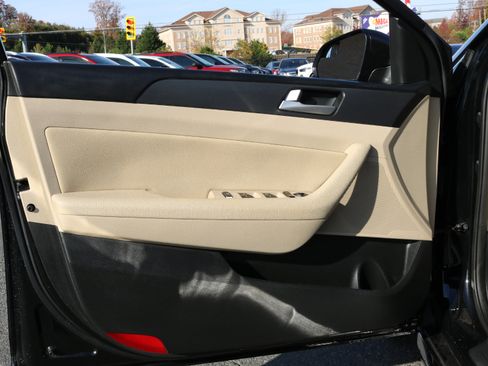 Used 2017 Hyundai Sonata Sport image 11