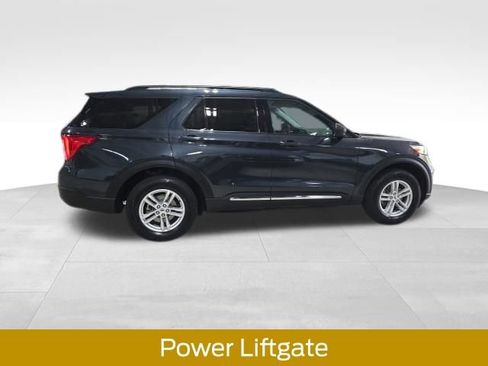 Used 2024 Ford Explorer XLT AWD/4WD image 10