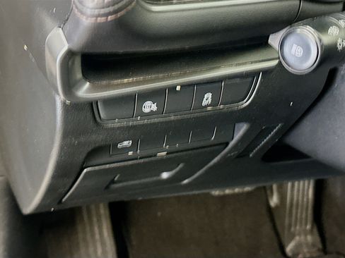 Used 2024 MAZDA MAZDA3 s FWD image 17