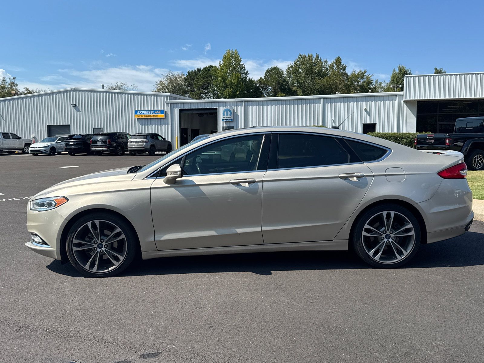 Used 2017 Ford Fusion Titanium FWD image 5