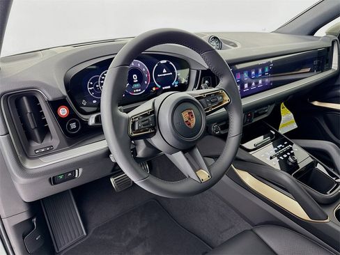 New 2026 Porsche Cayenne S image 4