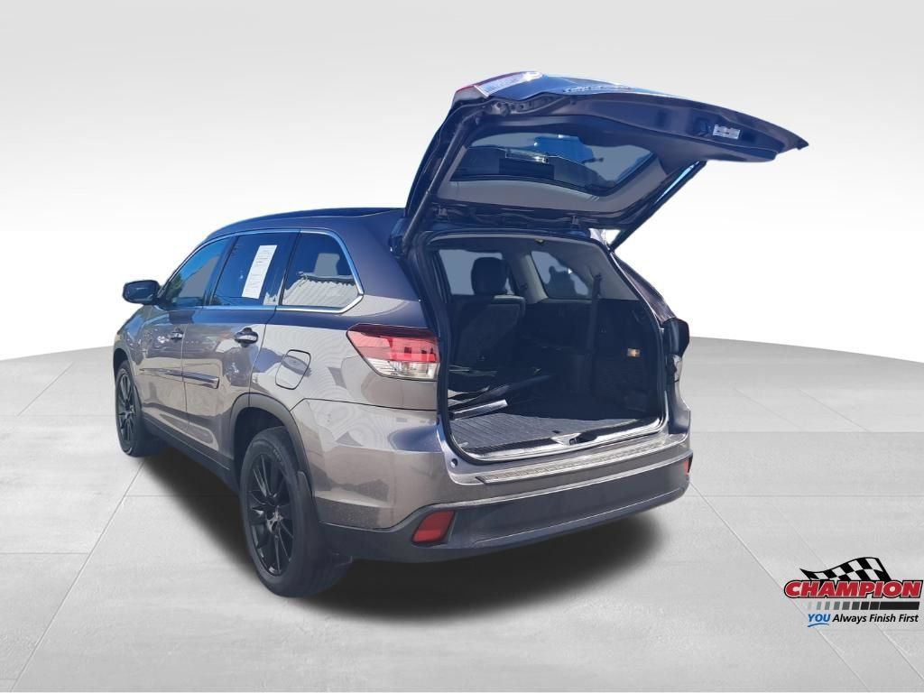 Used 2019 Toyota Highlander SE w/ Protection Package #3 AWD/4WD image 15