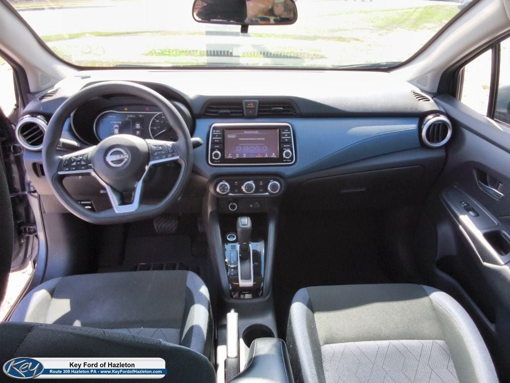 Used 2025 Nissan Versa SV FWD image 17