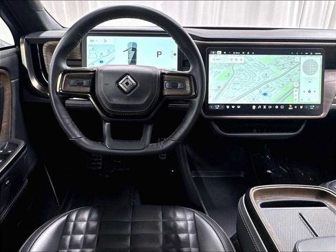 Used 2025 Rivian R1S Premium AWD/4WD image 15