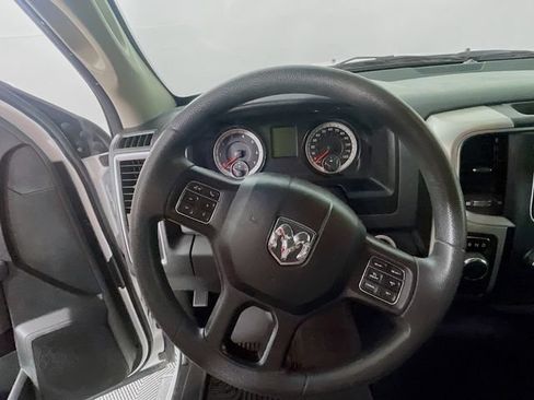 Used 2020 RAM 1500 Classic SLT RWD image 12