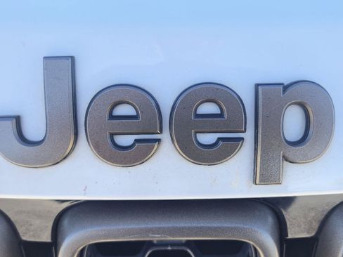 Used 2017 Jeep Grand Cherokee Limited 75th Anniversary AWD/4WD image 9