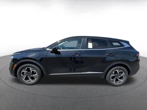 Used 2025 Kia Sportage LX FWD image 4