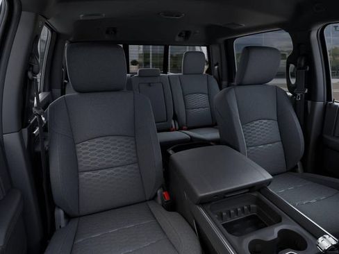 New 2025 RAM 2500 Big Horn AWD/4WD image 36