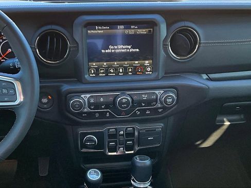 Certified 2023 Jeep Gladiator Overland image 11