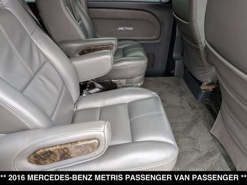 Used 2016 Mercedes-Benz Metris Passenger image 28