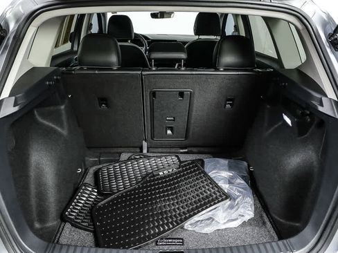 Certified 2025 Volkswagen Taos SE w/ Panoramic Sunroof Package FWD image 35