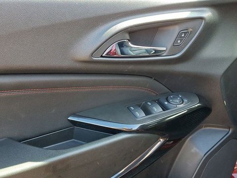 Certified 2024 Chevrolet Trax RS w/ Sunroof Package image 13