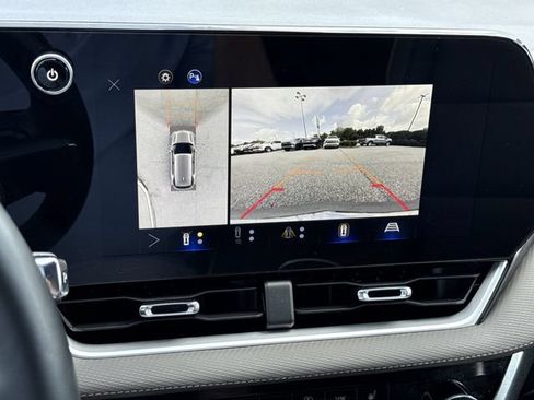 Used 2025 Chevrolet Equinox LT w/ Convenience Package II FWD image 18