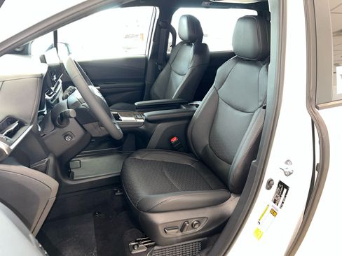 New 2026 Toyota Sienna Platinum AWD/4WD image 16