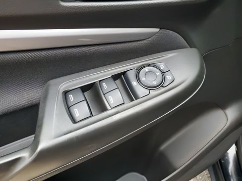 Used 2023 Chevrolet Bolt EUV LT w/ Redline Edition image 28