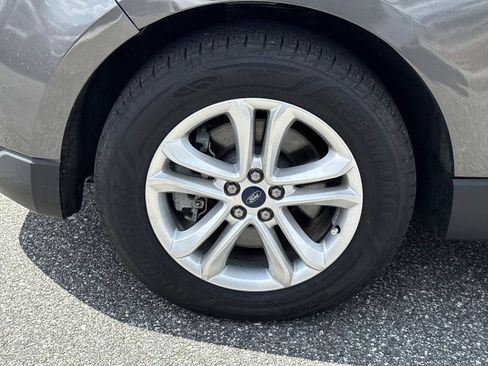 Used 2019 Ford Edge SEL w/ Equipment Group 201A AWD/4WD image 11