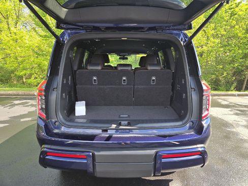 Used 2025 Nissan Armada SL w/ Captain's Chari Seat Package AWD/4WD image 9