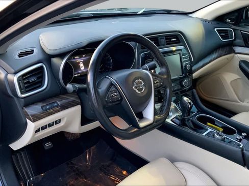 Used 2017 Nissan Maxima Platinum FWD image 17