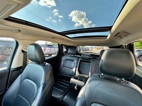 Used 2020 Ford Escape SEL FWD image 21