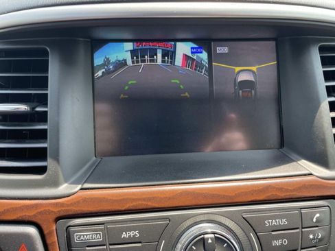 Used 2018 Nissan Pathfinder Platinum FWD image 31