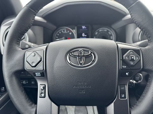 Used 2022 Toyota Tacoma TRD Sport AWD/4WD image 16