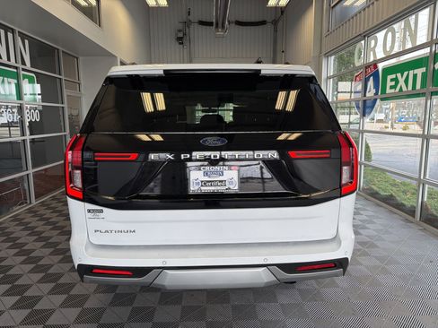 Used 2025 Ford Expedition Platinum image 5