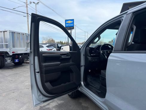 Used 2024 Chevrolet Silverado 1500 LT image 15