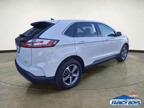 Used 2024 Ford Edge SEL w/ Convenience Package image 4