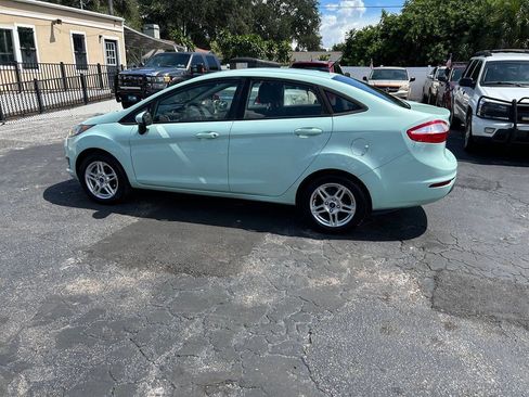 Used 2019 Ford Fiesta SE FWD image 1