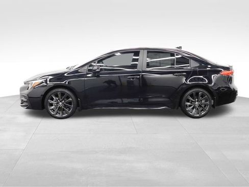 Used 2025 Toyota Corolla SE image 5