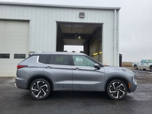 Used 2023 Mitsubishi Outlander SEL AWD/4WD image 7
