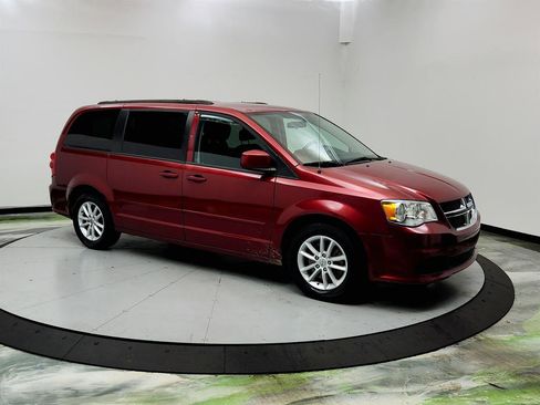 Used 2015 Dodge Grand Caravan SXT image 3