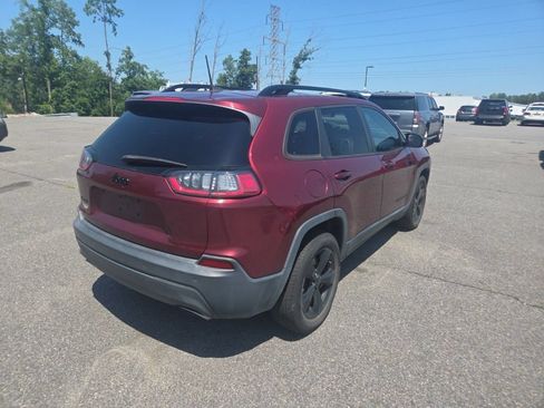 Used 2019 Jeep Cherokee Latitude Plus AWD/4WD image 2