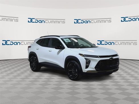 Certified 2026 Chevrolet Trax ACTIV w/ Sunroof Package image 3